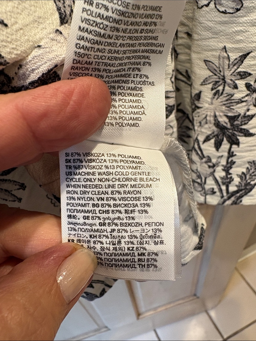H&M Cream and Black Floral Puff-Sleeve Dress - Picture 8 of 10
